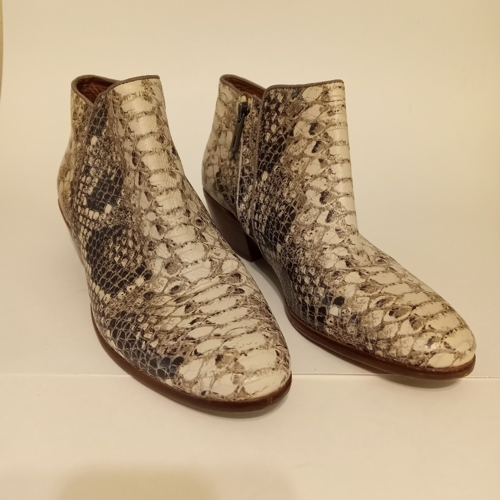 SAM EDELMAN Petty Snake Skin Ankle Booties in 7.5 Excellent Condition